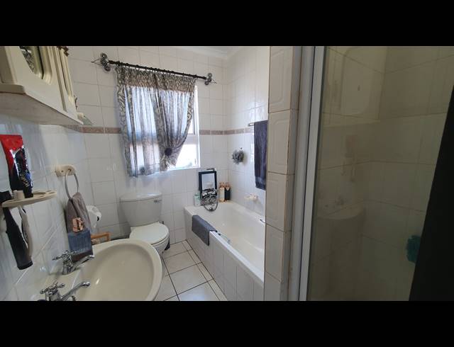 2 BEDROOM SECTIONAL TITLE FOR SALE IN SOUTH CREST